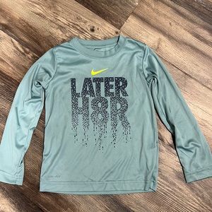 Boys Nike dri- fit long sleeve. Size 4T